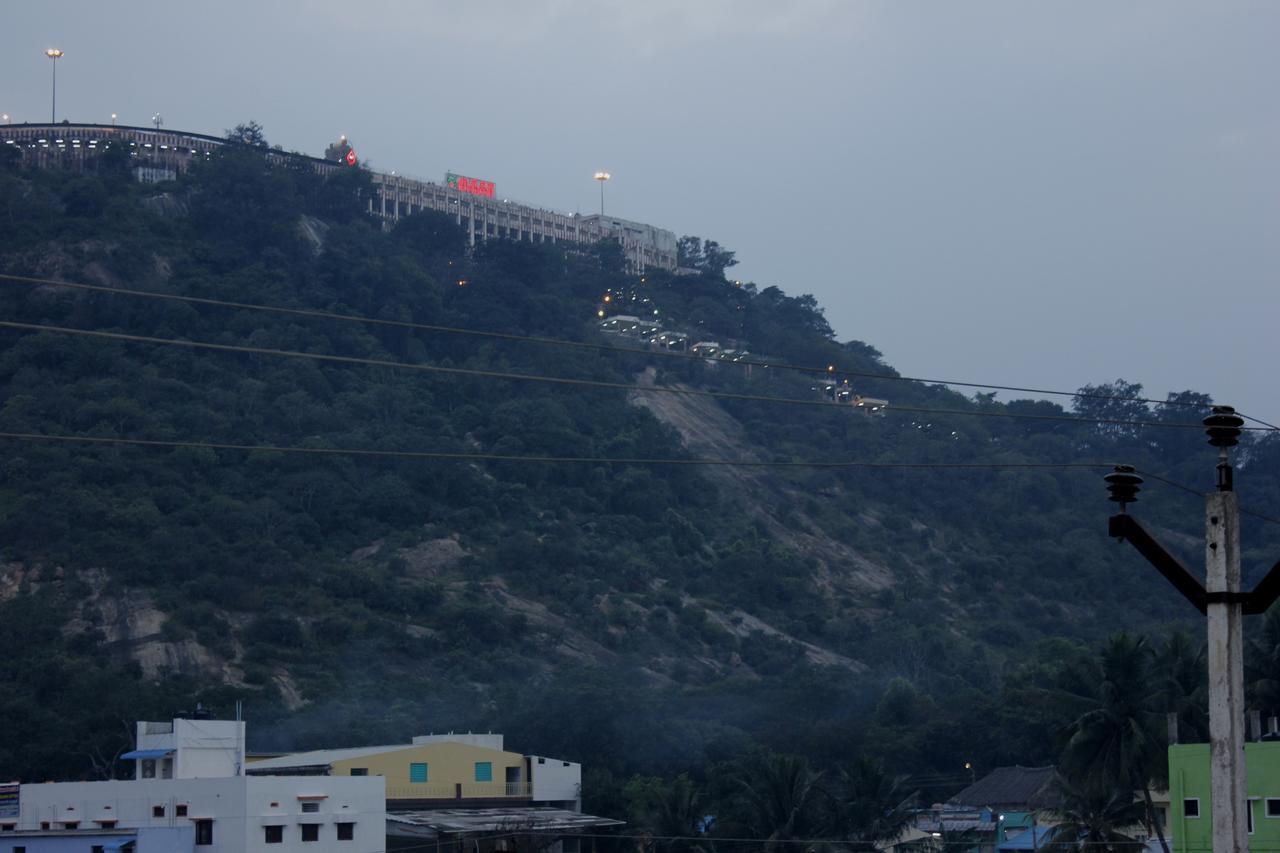 Sasti Hotel Palani Extérieur photo